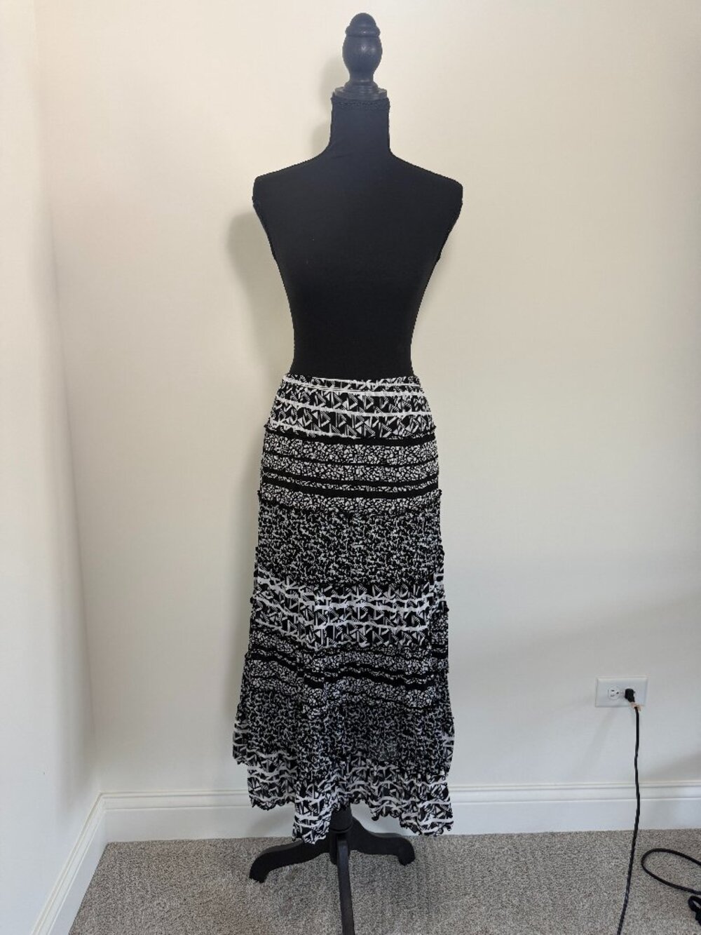 JM Collection Black White Tiered Midi Skirt Boho Print Small - Picture 3 of 3